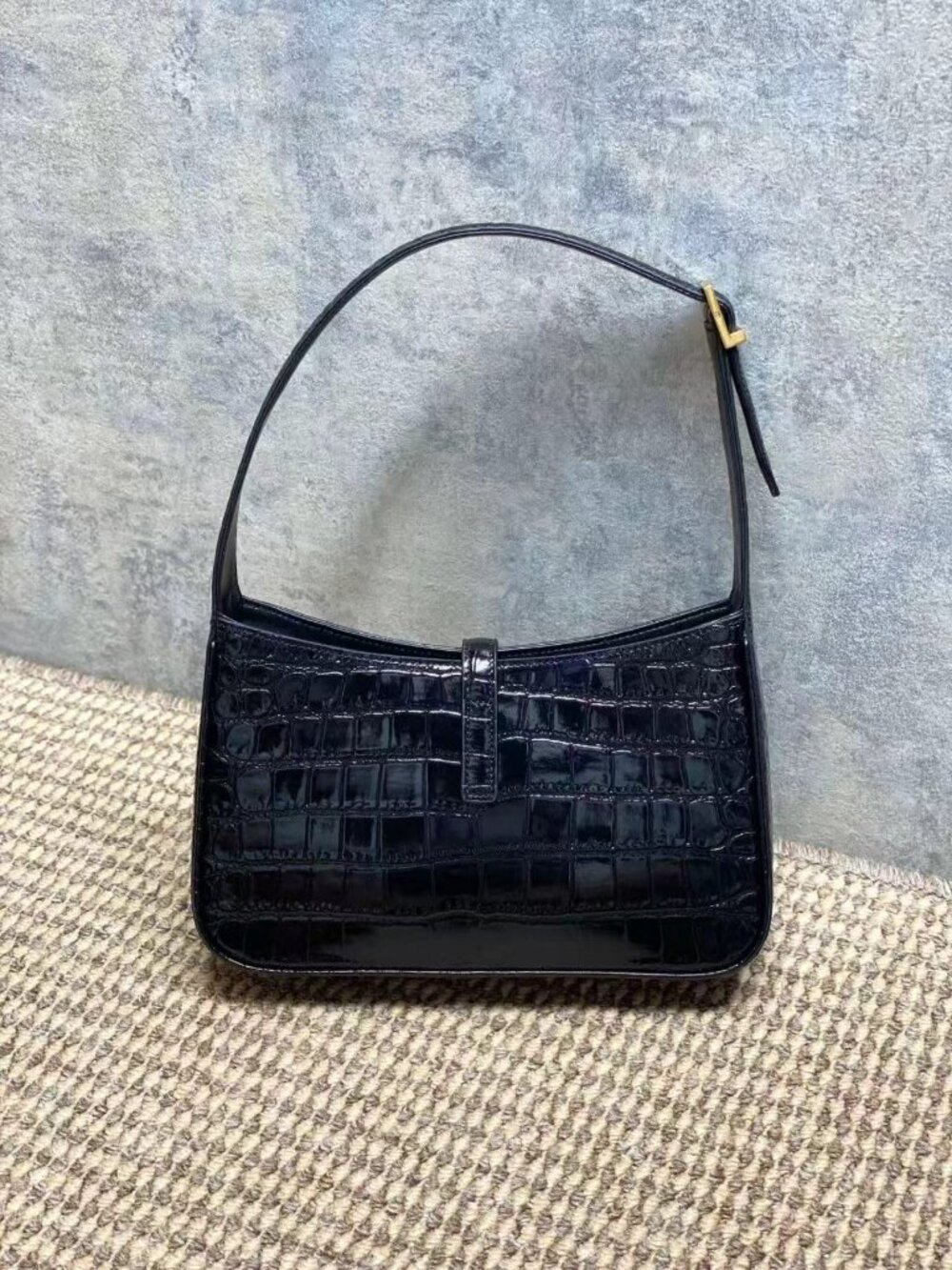 YSL Croc Embossed Leather Shoulder Bag | Black & Gold Classic Hobo Bag - Picture 2 of 8